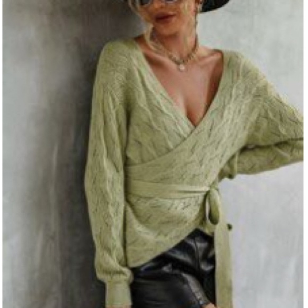 NWOT SHEIN V-Neck Wrap Sweater in Light Green